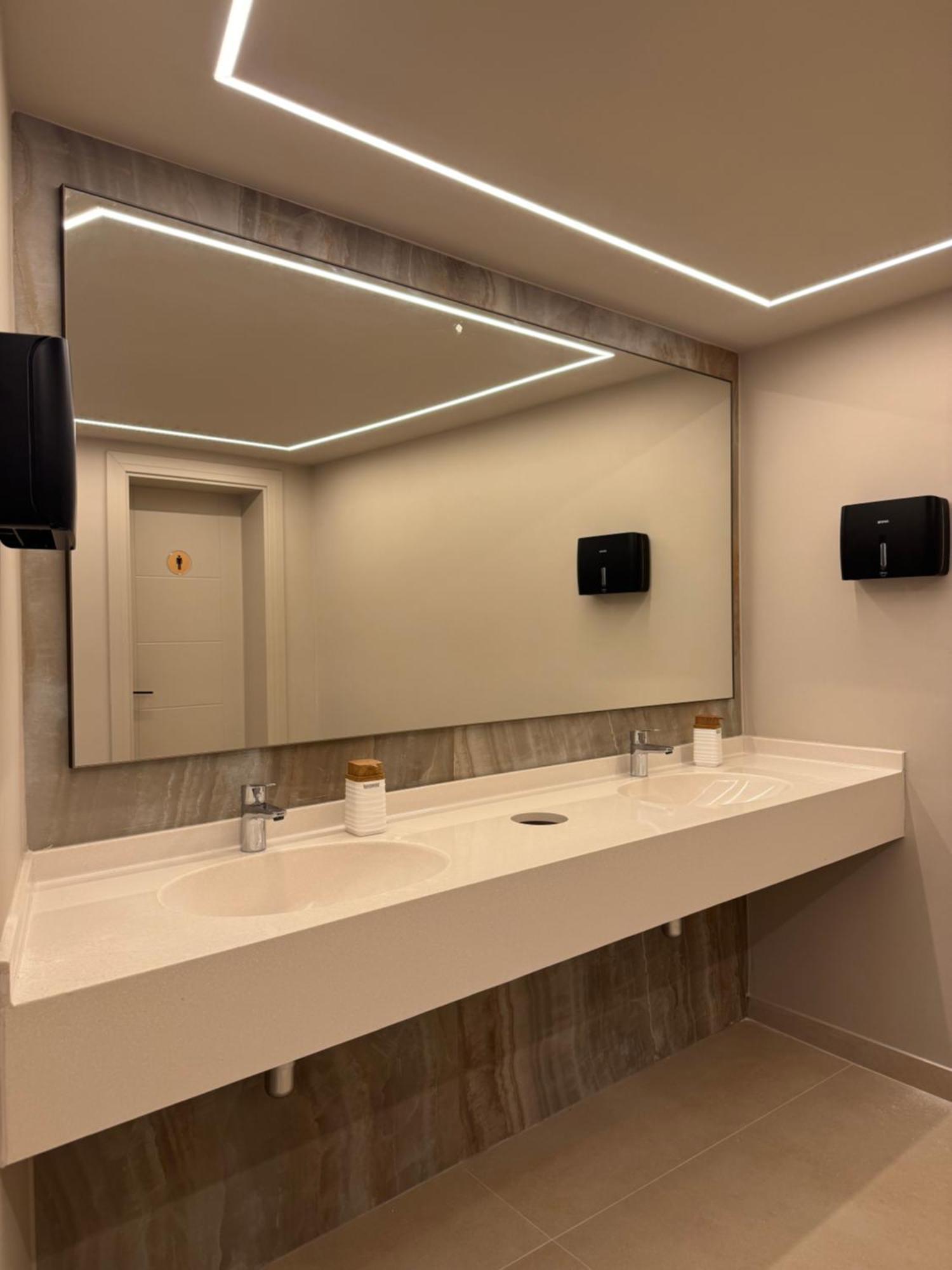 Hotel Nuna & 4*